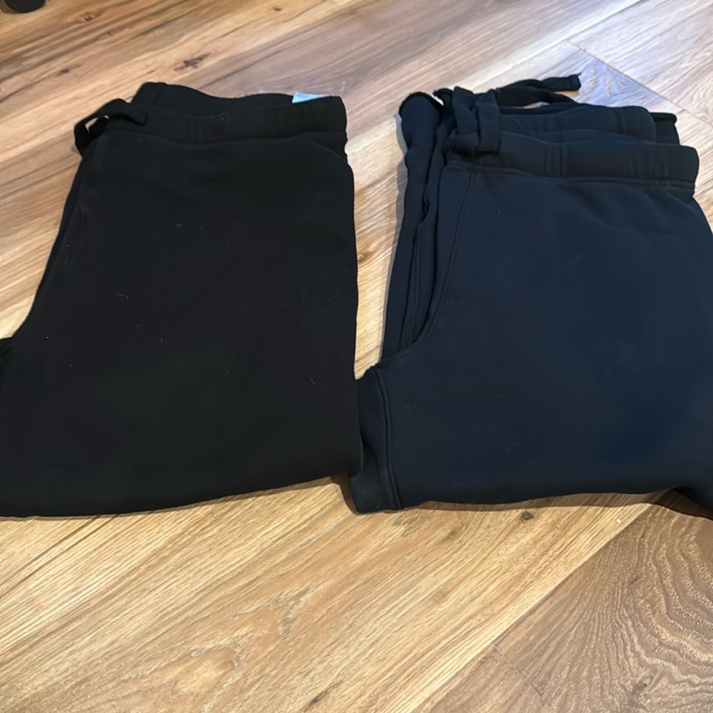 Frank & Eileen Catherine 24” sweats bundle.  EUC.  Sized Medium. Black/navy